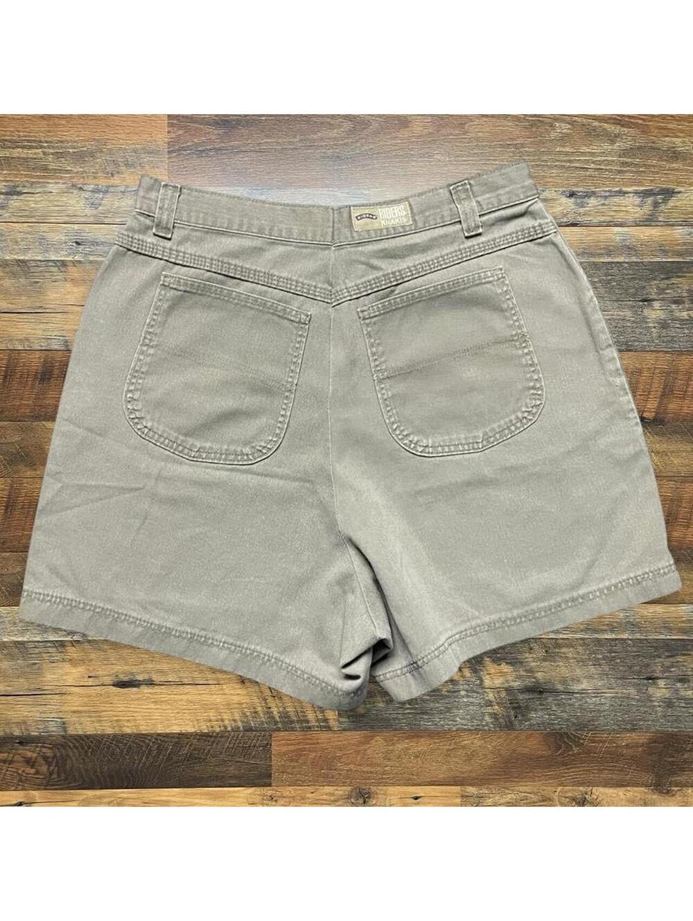 Vintage Lee Riders Women’s Olive Green Simply Khakis Shorts Size 30 Tagged 18M